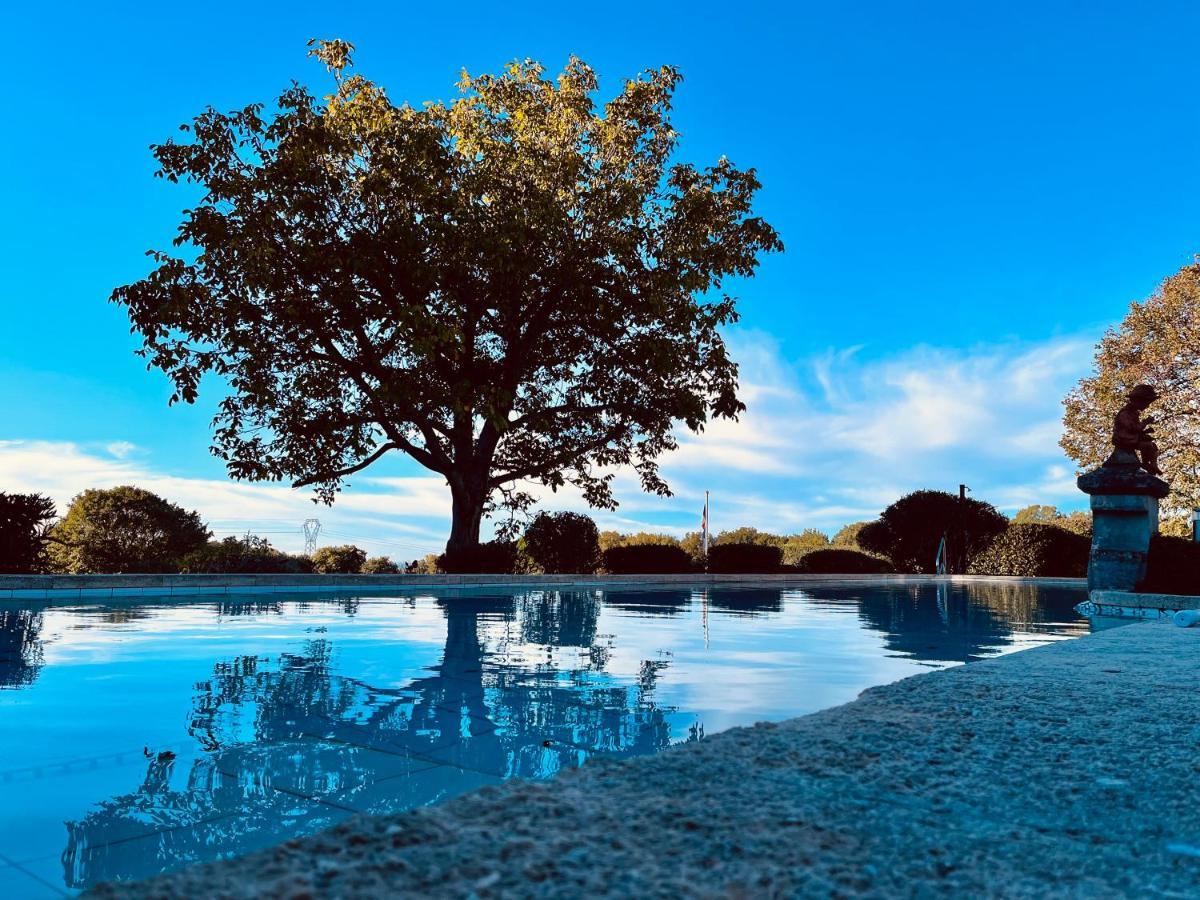 Domaine Amourella Aparthotel Lambesc Exterior foto